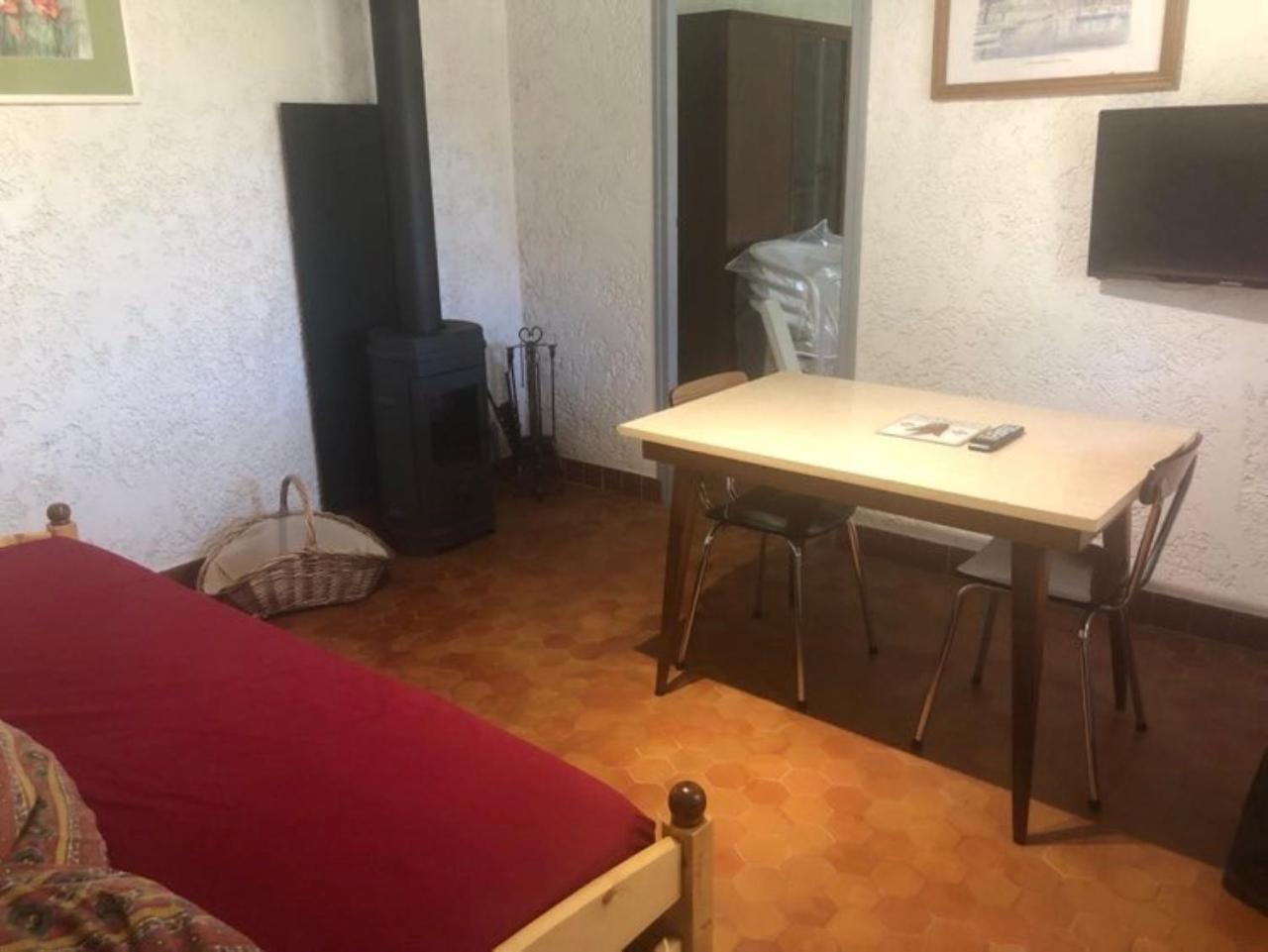 Вилла Agreable Maison A 400M Du Lac Сангине Экстерьер фото