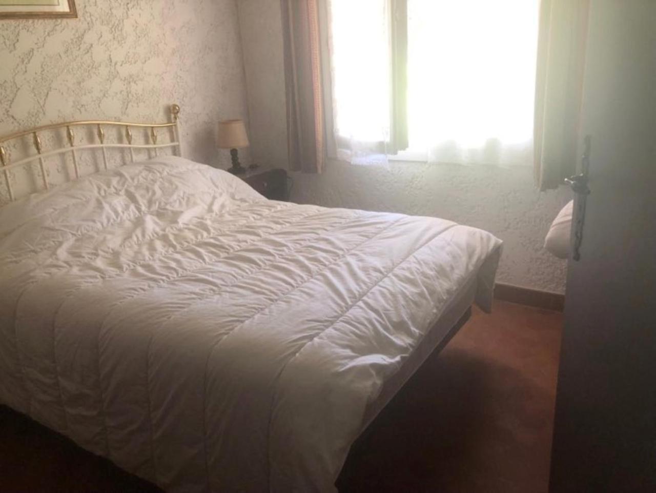 Вилла Agreable Maison A 400M Du Lac Сангине Экстерьер фото